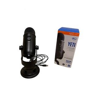 New Blue Yeti Professional Multi-Pattern USB Condenser Microphone - Blackout